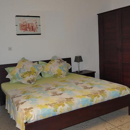 Best View Bed & Breakfast Lome Luaran gambar