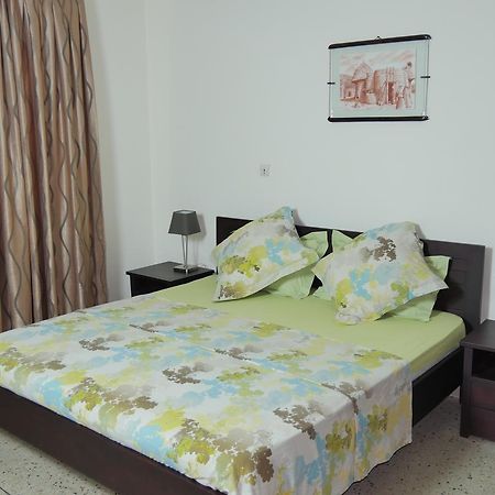 Best View Bed & Breakfast Lome Luaran gambar