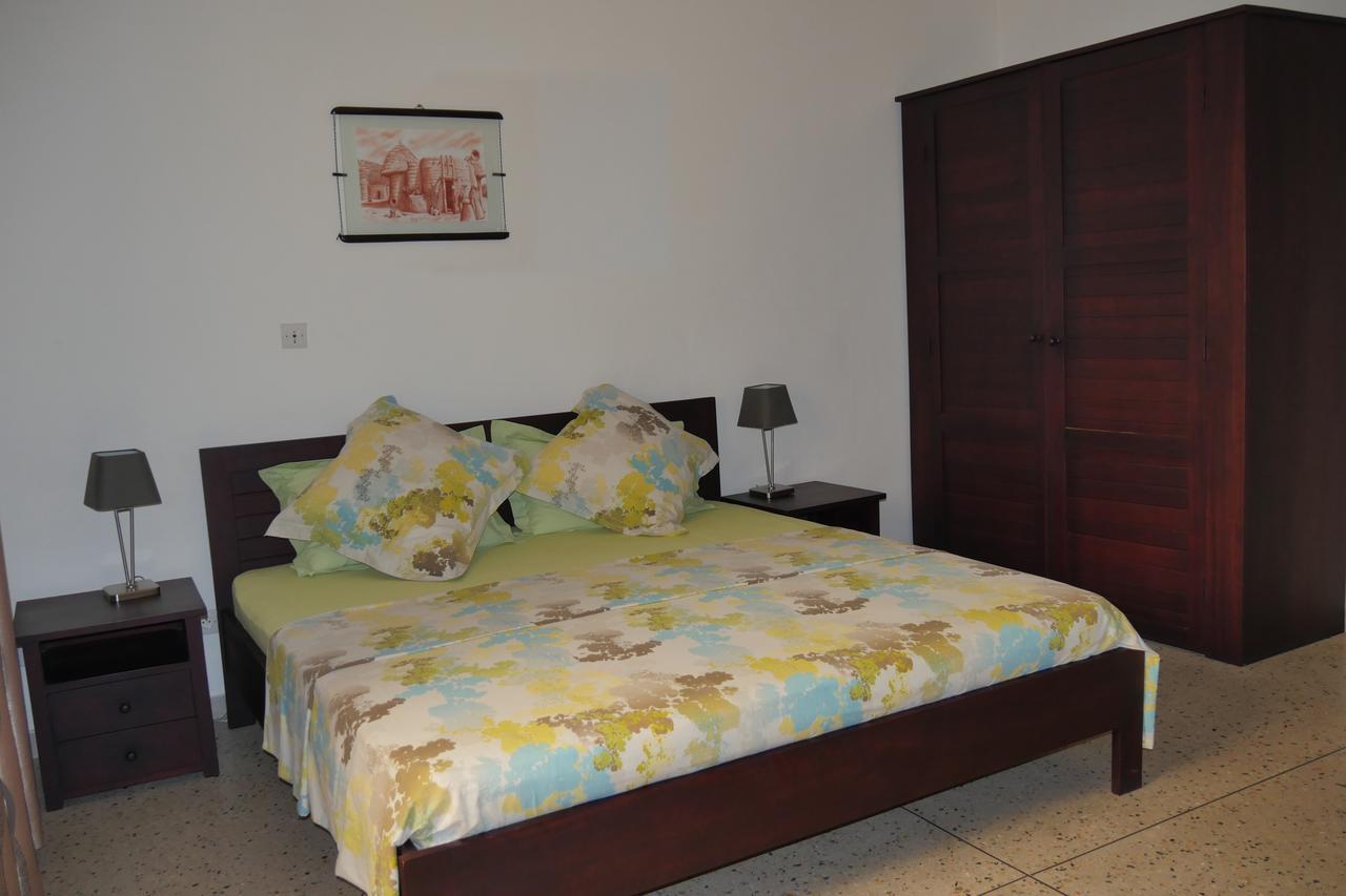 Best View Bed & Breakfast Lome Luaran gambar